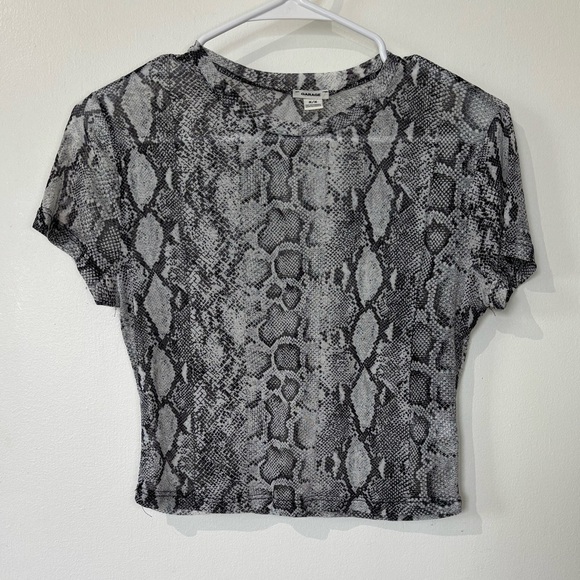 🎉4/30$🎉 Garage Snake Print Mesh Crop Top - Size Medium - Picture 1 of 5